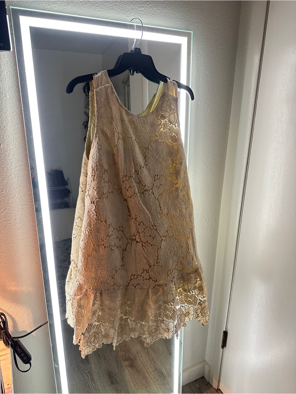 & Other Stories Cream Lace Sleeveless Tunic